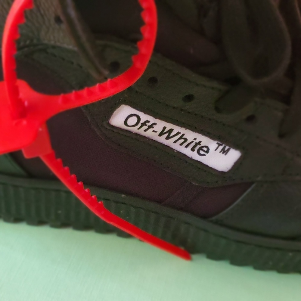 Off White Sneaker - Picture 8 of 8